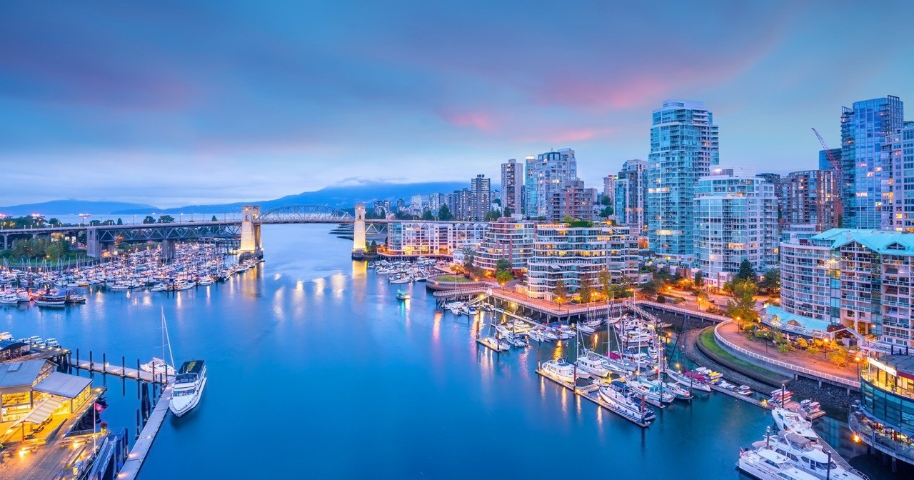 Vancouver skyline with North Shore mountains